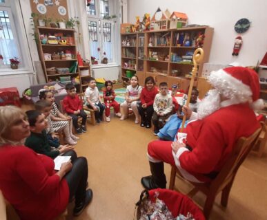 da0d62f5-9232-441e-b2e7-5fa9fb125c2f