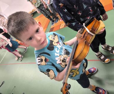 5a76fcff-f909-43d6-a8cb-38f32b96fb0a